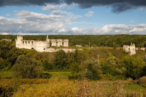 Ruína do castelo antigo em Sidorov, região de Ternopil — Fotografia de Stock