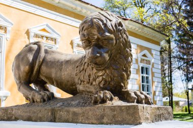 Samchiki, Ukrayna - 17 Nisan 2017: Aslan Heykel Parkı ensemble Samchiki Samchiki, Ukrayna köyünde içinde