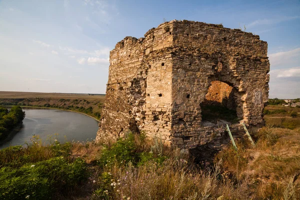 Руїни замку в Zhvanec, Хмельницької області, Західній Україні. — стокове фото
