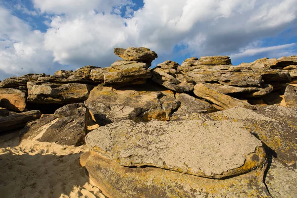 Taş aralığı Kamyana Mohyla, Terpinnya Köyü,: Zaporizhia Oblast, Ukrayna