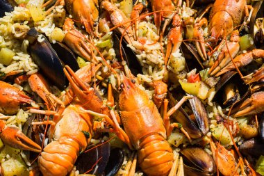 İspanyolca deniz ürünleri Paella karides midye ve kerevit ile