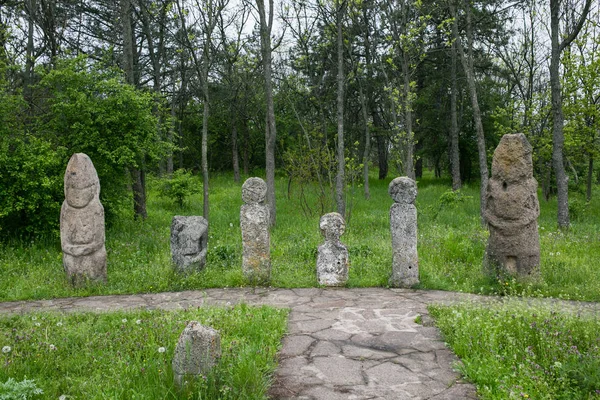 Древние курганные стелы в Хортице, Запорожье, Украина — стоковое фото