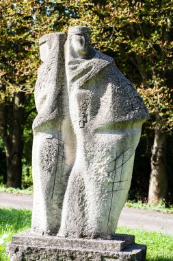 Olesko, Ukrayna - 23 Temmuz 2009: Taş Heykel Bahçe park Olesko Kalesi, Lviv region, Ukrayna