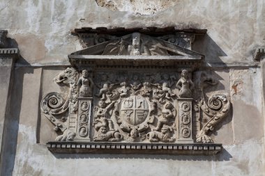 Olesko, Ukrayna - 23 Temmuz 2009: Herb Olesko Kalesi, Lviv region, Ukrayna