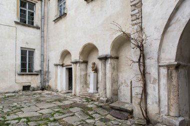 Olesko, Ukrayna - 02 Mayıs 2017: Olesko Kalesi, Lviv region, Ukrayna