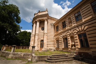 Koropets, Ukrayna - 30 Temmuz 2009: güzel antik palace, Koropets, meydanda Ternopil region, Ukrayna