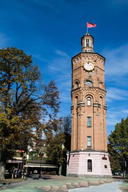 Vinnitsa, Ukrayna - Ekim 03 2015: Eski Yangın Kulesi ile masa saati, Vinnitsa, Ukrayna