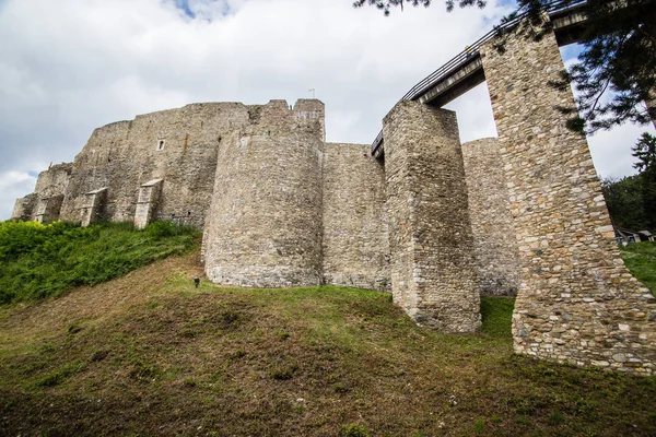Neamt Cittadella - fortezza medievale a Targu Neamt, Moldavia regio — Foto Stock
