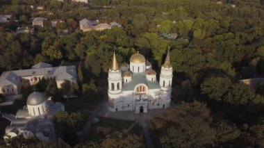 Ukrayna, Chernihiv 'deki en eski Başkalaşım Katedrali' nin havadan görünüşü, Moğol öncesi Rusya 'nın hayatta kalan birkaç binasından biri.