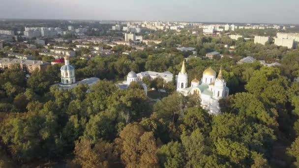 ボリスとグレブ大聖堂と救世主変容チェルニヒフの歴史的 観光センターで大聖堂教会 ウクライナ — ストック動画