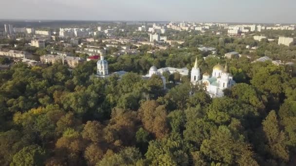 乌克兰切尔尼赫夫历史和旅游中心的Collegium Boris Gleb大教堂和救世主大教堂 — 图库视频影像