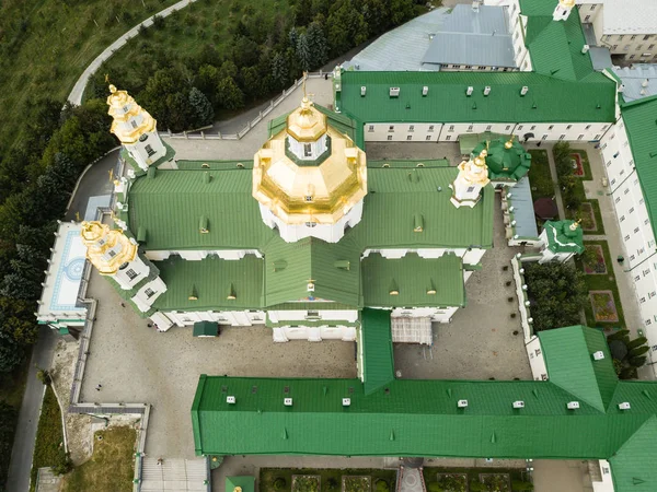 Vista aérea a Dormition Pochayiv Lavra en Ucrania — Foto de Stock