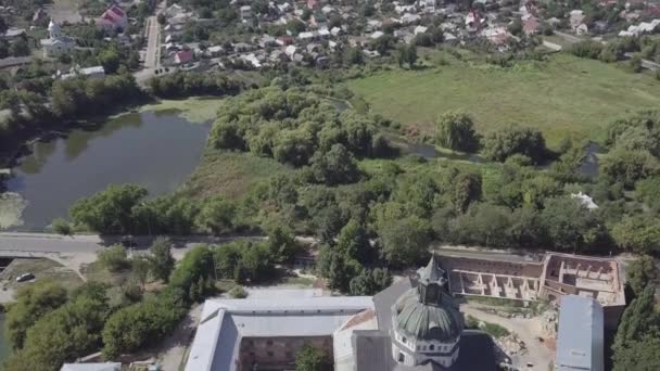 Mosteiro de Carmelitas Descalços em Berdychiv, Ucrânia — Vídeo de Stock