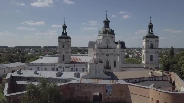 Монастир босих кармелітів в Бердичеві, Україна — стокове відео