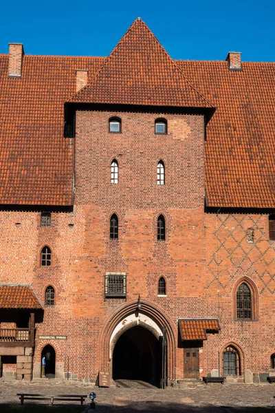 Malbork Castle är berömd landmärke i Polen utomhus. — Stockfoto