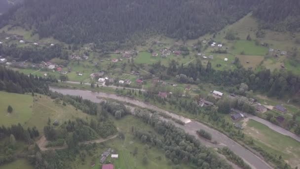Letecký Letní Pohled Řeku Černý Čeremoš Karpatské Vesnici Kryvorivnia Ukrajina — Stock video