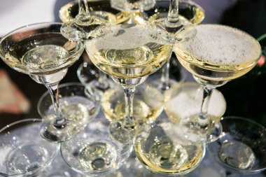 Hill gözlük ile parlak ve beyaz duman