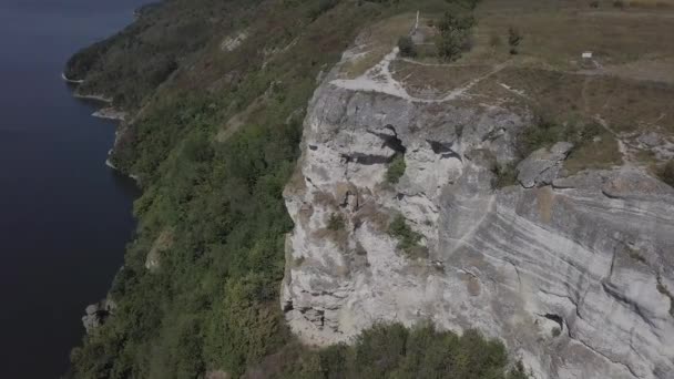 Vista Panorámica Del Monasterio Roca Bakota Río Dniester Región Khmelnitskiy — Vídeo de stock