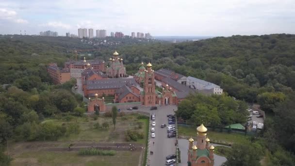 Aerial to orthodox monastery Goloseevo in Kyiv, Ukraine — Stock Video