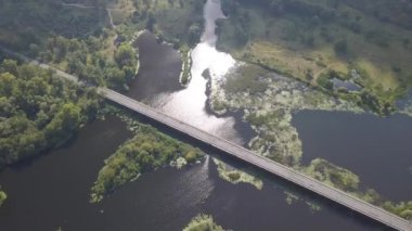 Ukrayna 'nın Chernihiv bölgesindeki Desna nehri üzerindeki otoyol köprüsü