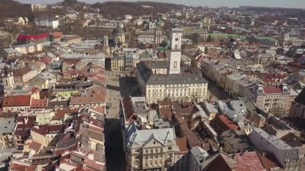 Κεντρικό Δημαρχείο στο τουριστικό κέντρο του Lviv — Αρχείο Βίντεο