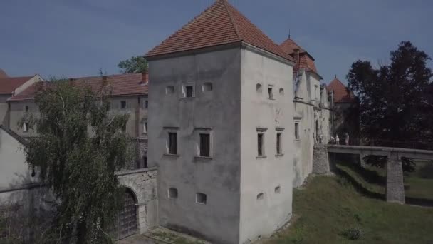 Luftaufnahme Der Berühmten Ukrainischen Landschaft Zerstörte Burg Svirzh Erbaut Von — Stockvideo