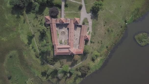 Vista Superior Aeria Famoso Paisaje Ukraniano Ruinas Castillo Svirzh Construido — Vídeos de Stock