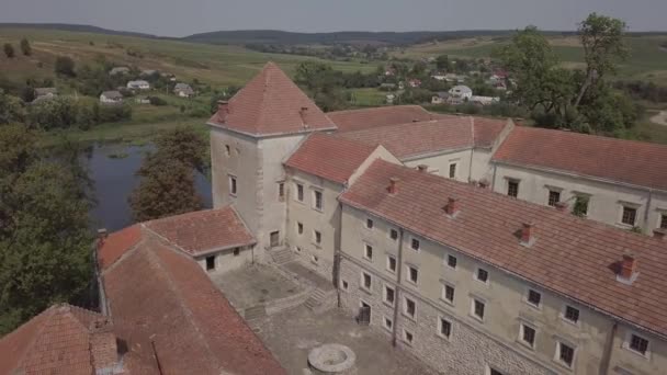 Widok Lotu Ptaka Słynny Ukraiński Krajobraz Zrujnowany Zamek Svirzh Zbudowany — Wideo stockowe