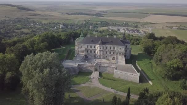 Luchtfoto Uitzicht Beroemde Oekraïense Sightseeing Oude Verwoeste Paleis Kasteel Pidhirci — Stockvideo