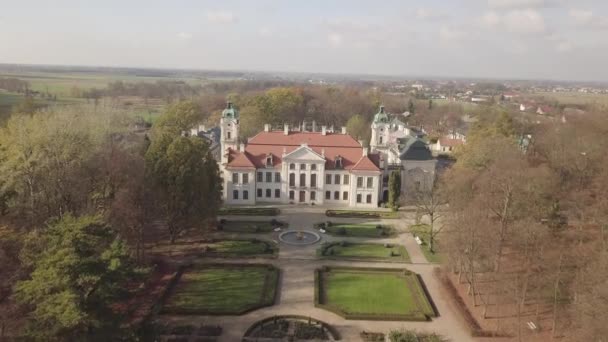 Kozlowka Poland October 2019 Aerial Autumn View Zamoyski Palace Kozlowka — стоковое видео