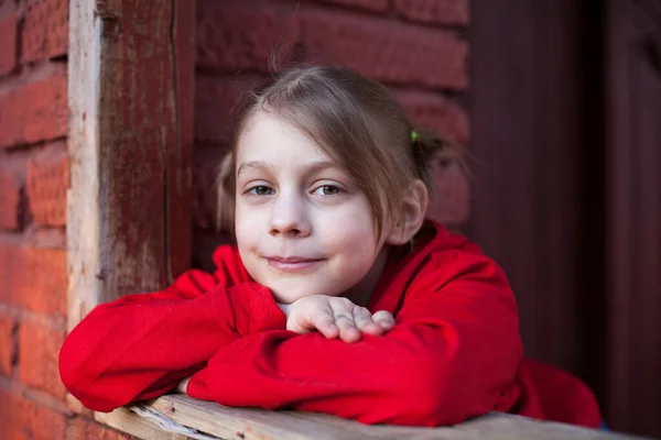 Portret Van Blond Klein Meisje Buiten — Stockfoto