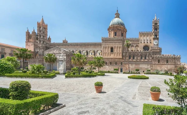 Palermo katedrála (Metropolitní katedrála Nanebevzetí Panny Marie) v Palermo, Sicílie, Itálie. Architektonický komplex postavený v Norman, maurský, gotické, barokní a klasicistní styl. Royalty Free Stock Obrázky