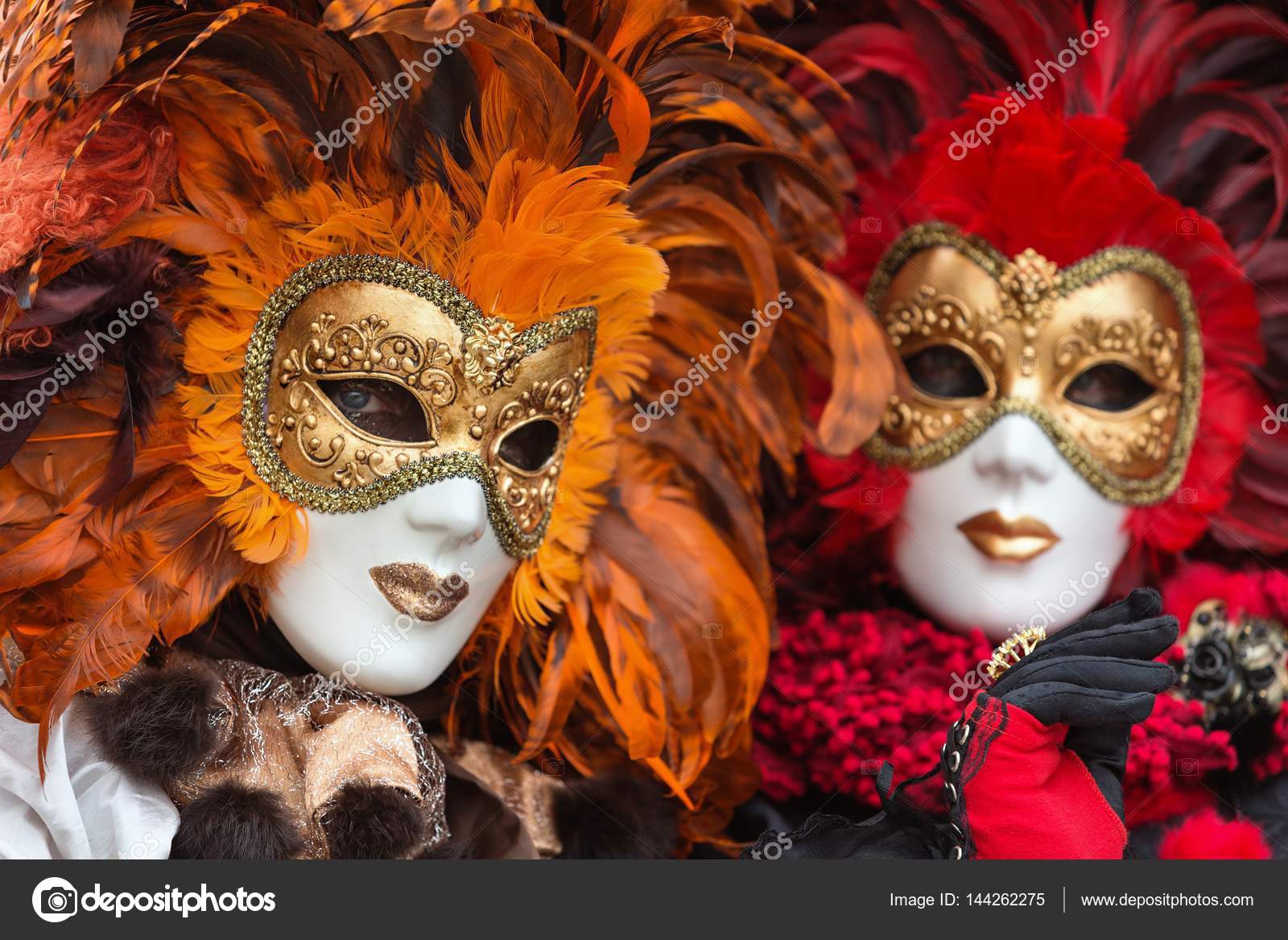 Máscara Carneval en Venecia - Traje Veneciano — Foto editorial de stock ©  pitrs10 #144262275