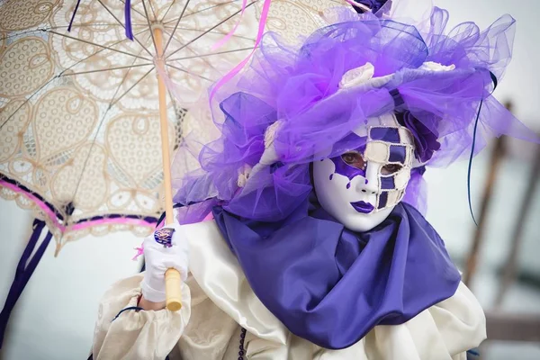 Carneval mask in Venice - Venetian Costume — Stock Photo, Image