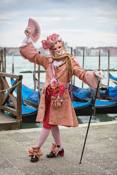 Carneval maszk Velencében - velencei jelmez — Stock Fotó