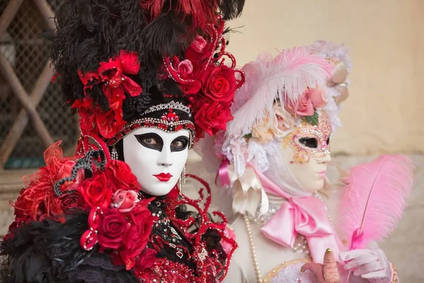 Máscara de carnaval em Veneza - Traje veneziano — Fotografia de Stock