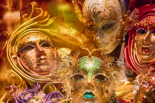 Vackra Venetianska Masker Bakgrund Försäljning Många Underbara Inredda Carnival Masque — Stockfoto