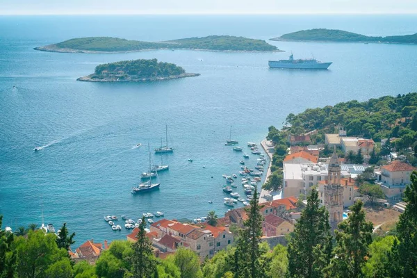 Veduta della città di Hvar, isola di Hvar, Dalmazia, Croazia — Foto Stock