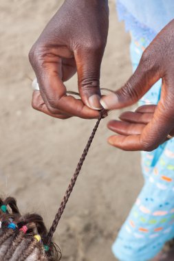 Örgülü örgüler.