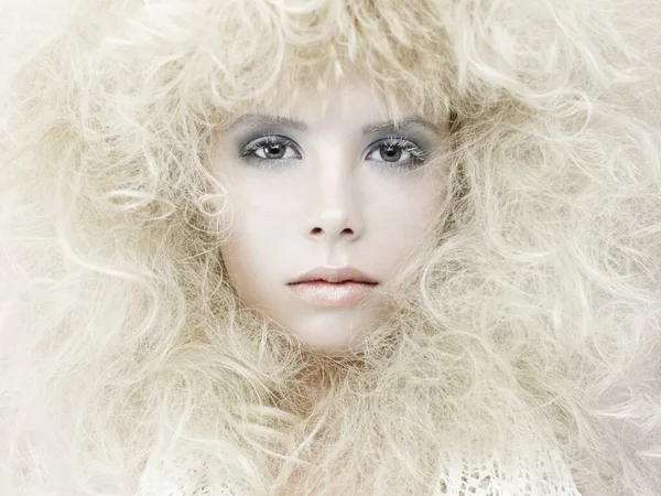 Эротический Портрет Молодой Красивой Женщины Сексуальная Блондинка Модным Макияжем Леди — стоковое фото