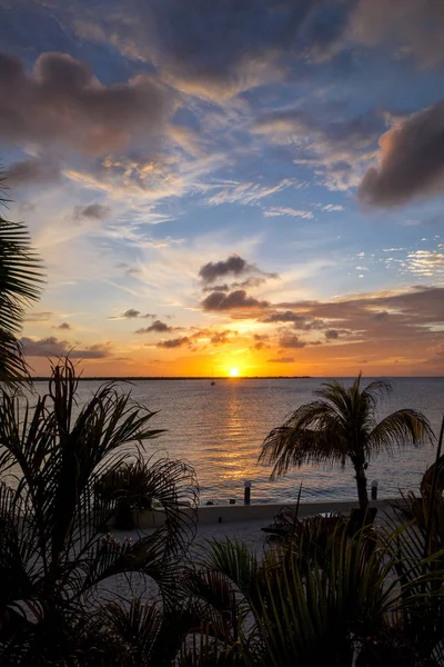 Lever De Soleil Sur Miami Beach Plage Navire Stock Photo Lever De Soleil Sur Miami Beach Plage Navire Stock Photo