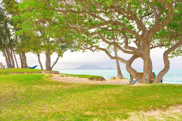 Piękny Widok Błękitne Wody Oceanu Wodnego Kailua Beach Park Pusty — Zdjęcie stockowe