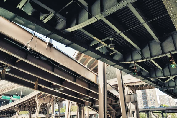 Under the road intersection. — Stock Photo, Image