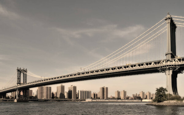 View of Manhattan Bridge from the Brooklyn Bridge Park.