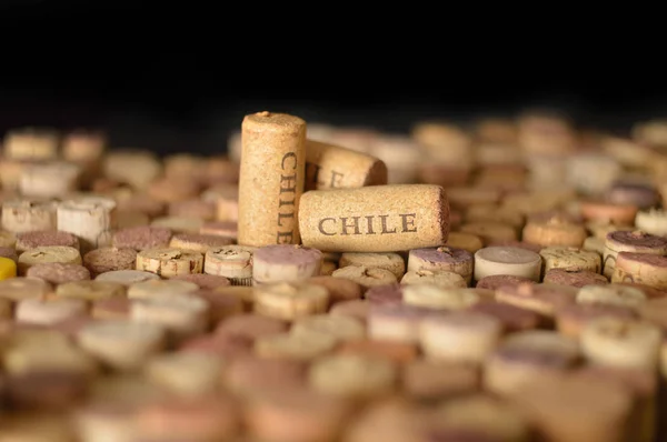 Países enólogos. Nombre de Chile en corchos de vino . — Foto de Stock