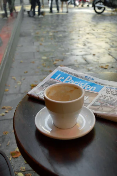 El periódico Le Parisien . —  Fotos de Stock