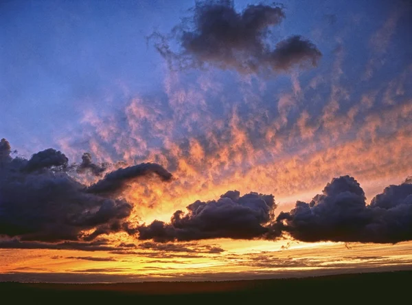 Bellissimo tramonto rosso . — Foto Stock