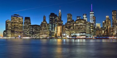 Manhattah manzarası, gece.