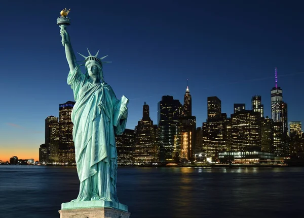 Statue de la Liberté et skyline de Xoattah . — Photo