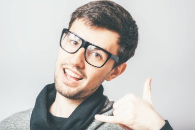 Adam dedi ki, ara beni.